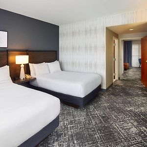 Double Room Bathtub Mobility Access